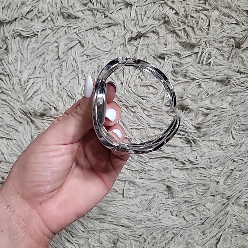 Womens Finesse Watch Vintage Unique Bracelet Cuff Silver Tone - Used ✨️💫 - Picture 7 of 11